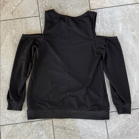 Tobi Crystal Cold Shoulder Sweater Sweatshirt, Black, Size Medium - Picture 4 of 6